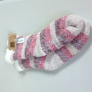 Muk Luks warm and fuzzy shea infused socks
